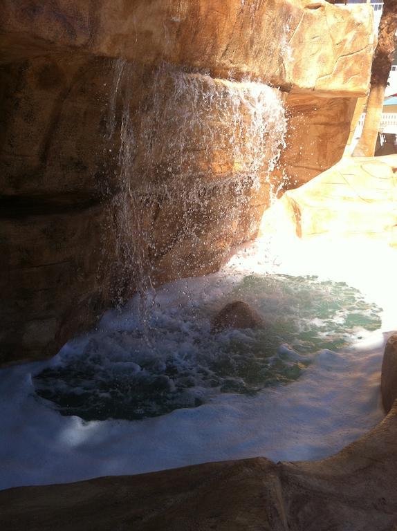 Hyundae And Desert Hot Springs