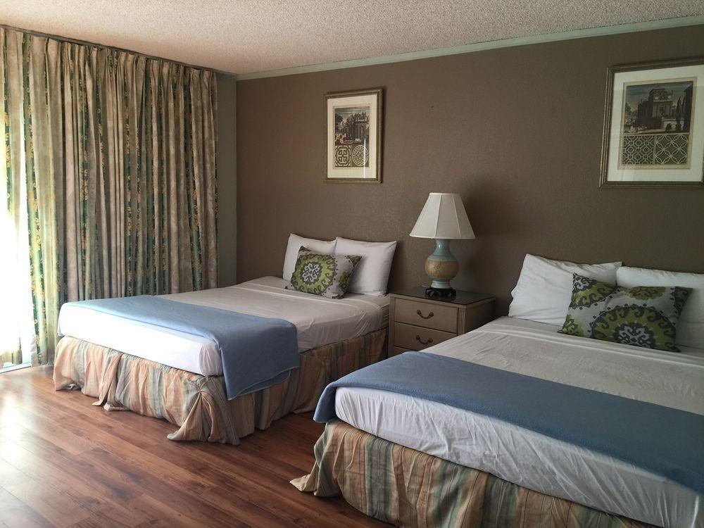 Hotel Hyundae And Desert Hot Springs