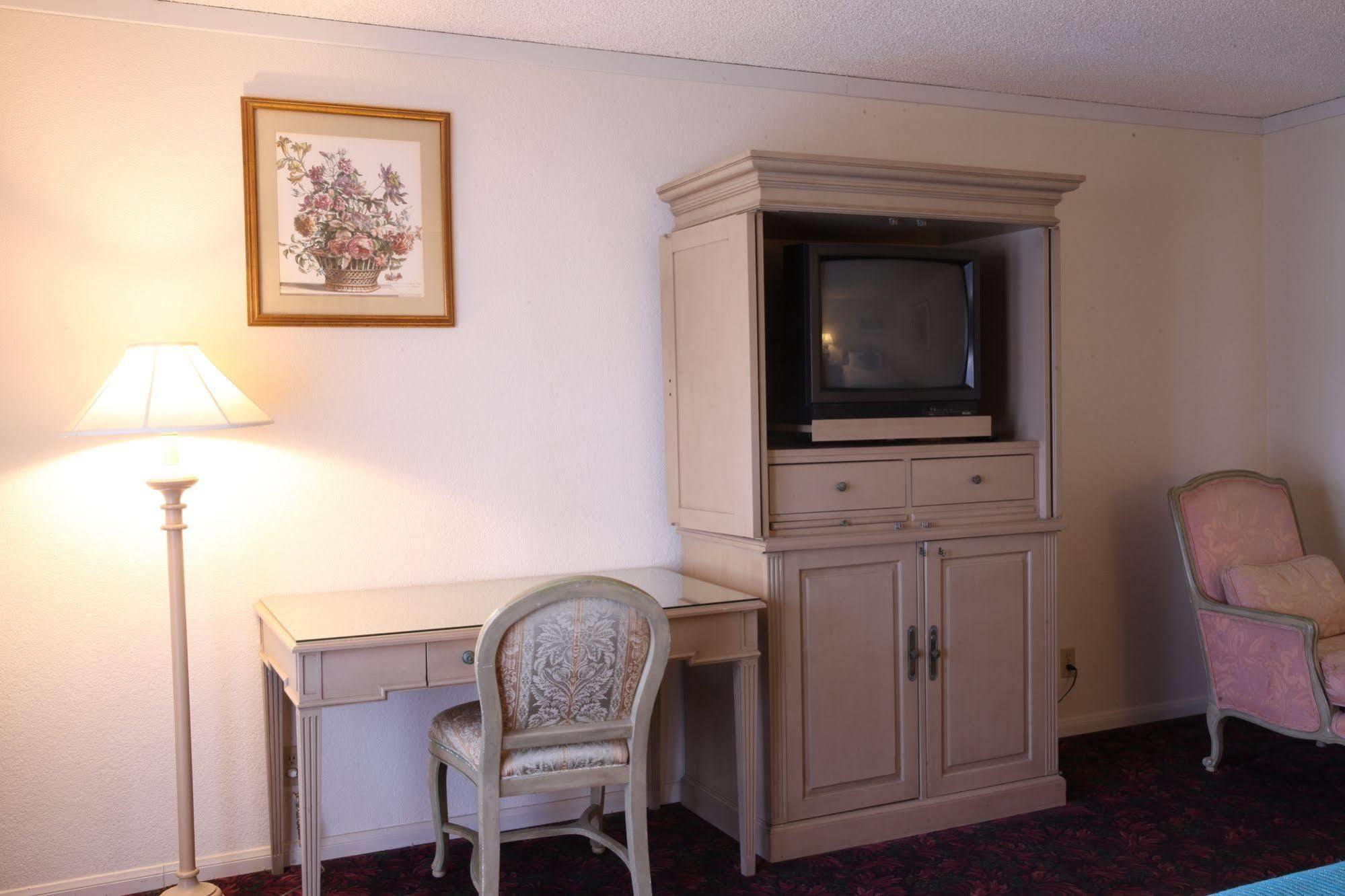 Hotel Hyundae And Desert Hot Springs