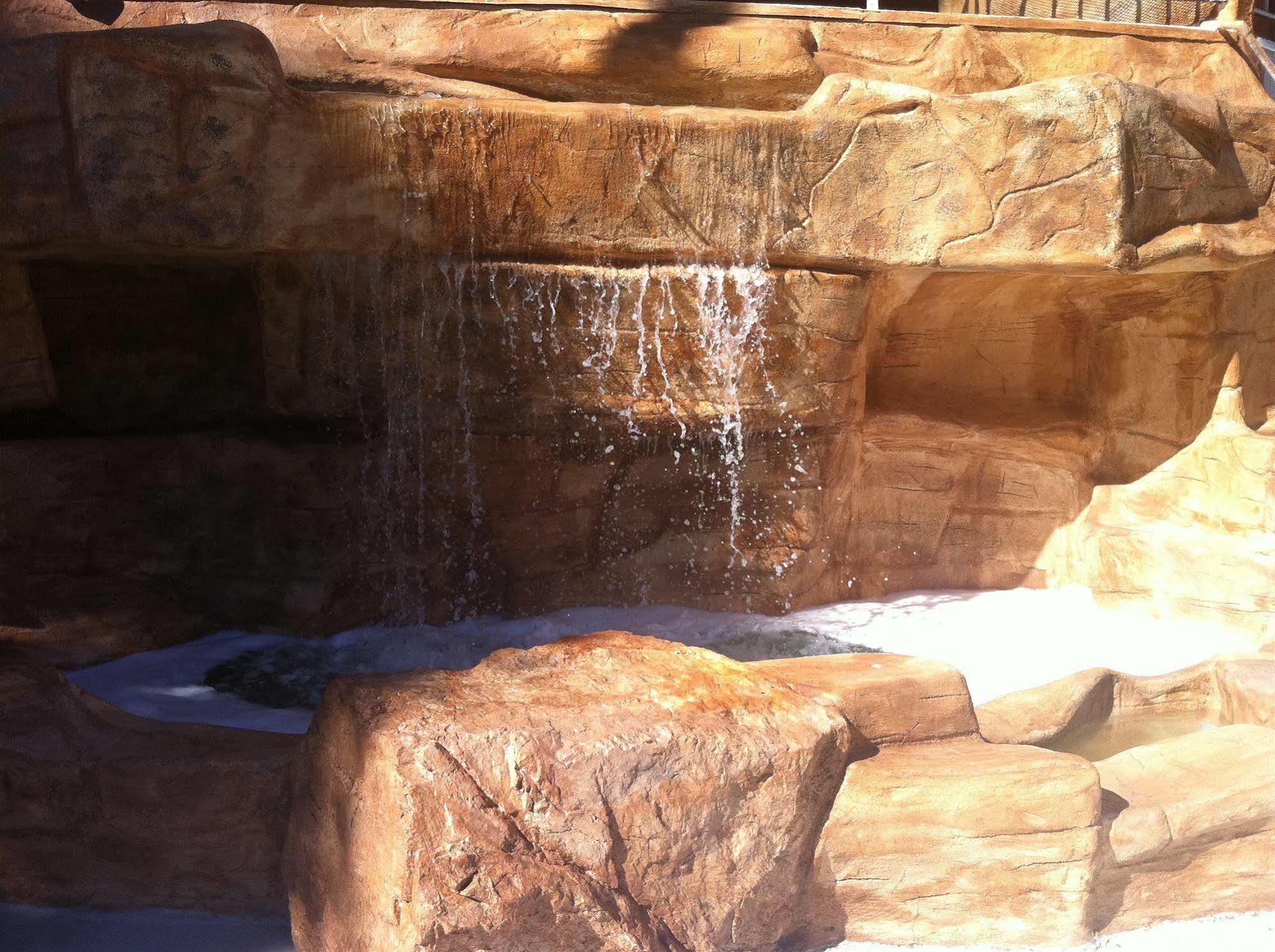 Hyundae And Desert Hot Springs
